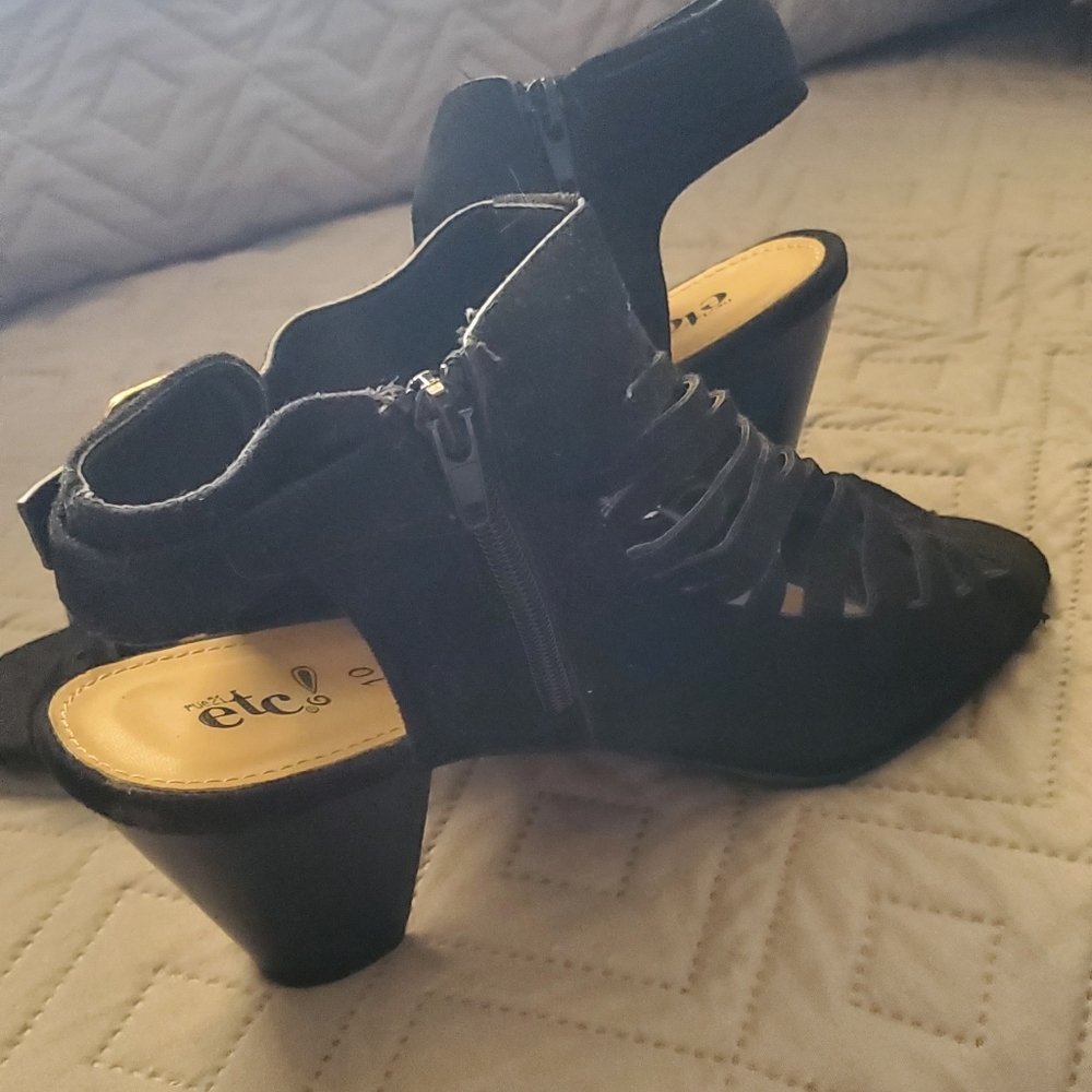 Sandals Rue 21 etc! - Picture 2 of 2